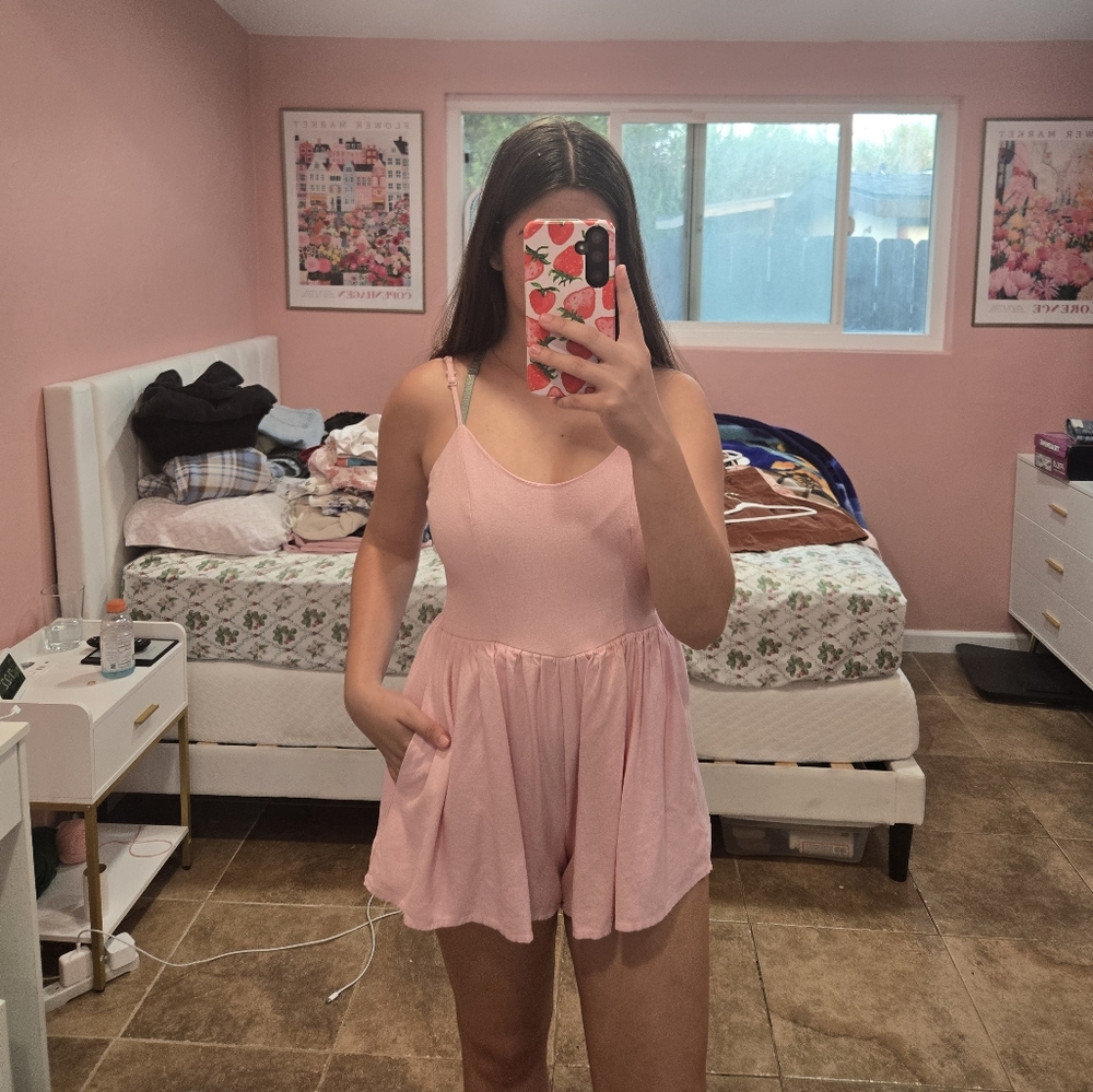 Francescas Pink Tie-Back Romper with Pockets – Size XS